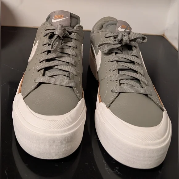 Nike Wmns Court Legacy Lift 'Light Army’ Sneakers Size 8 MSRP $95 - Picture 3 of 10
